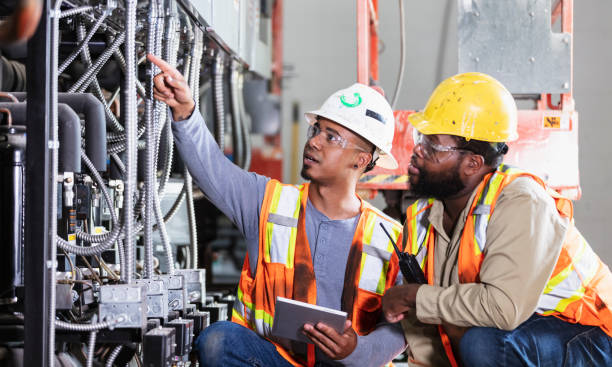 Best Affordable Emergency Electrician  in Juneau, WI